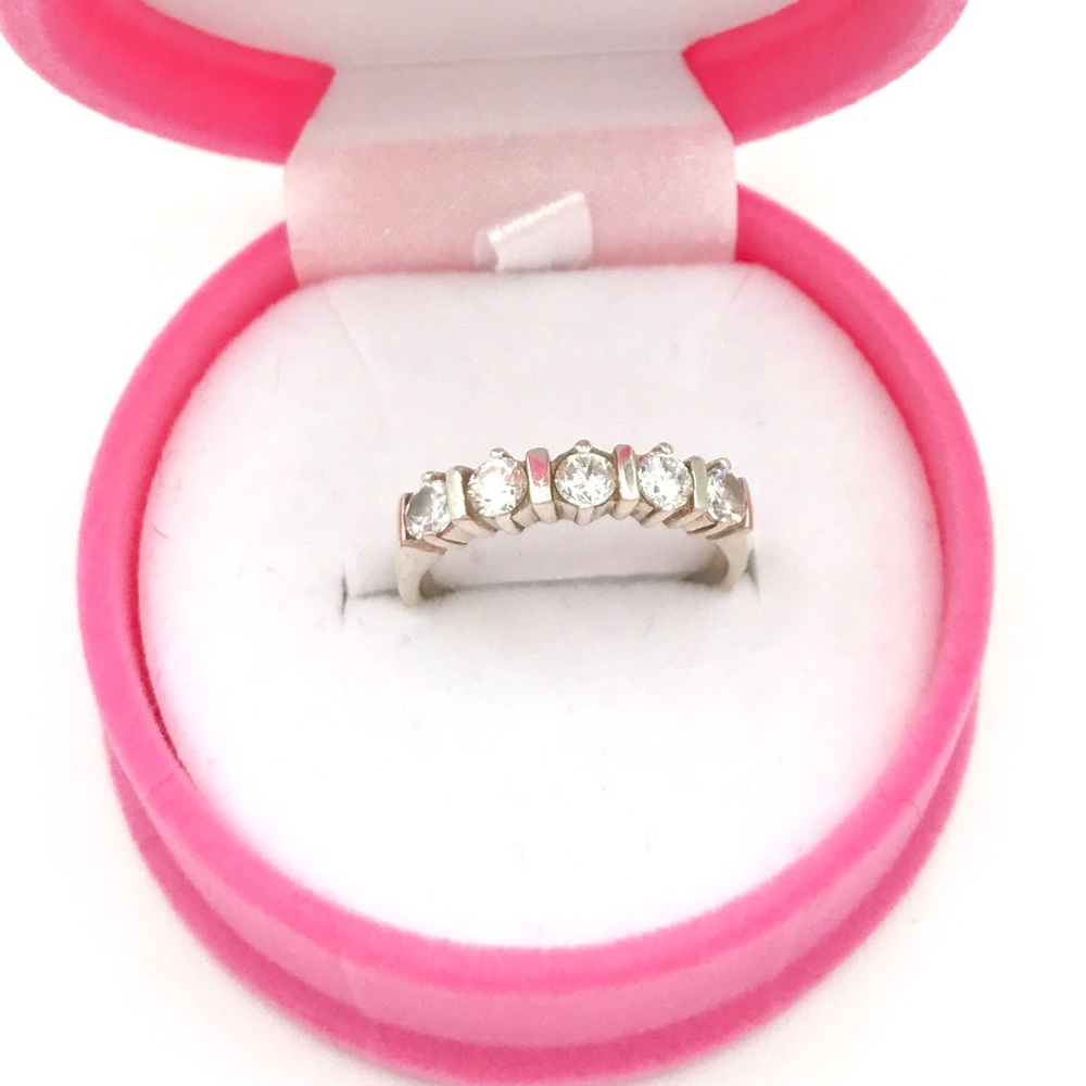.925 Silver Ring with Zirconias